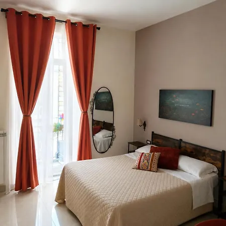 Misciu 3* Naples